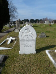 W0015 (3) WHITEMAN Harold Ernest (2nd Lieutenant) Photo of Grave in Bexhill
