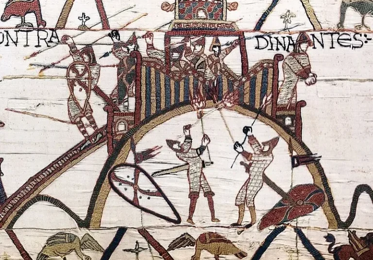 Bayeux_Tapestry_-_Motte_Castle_Dinan 800x600