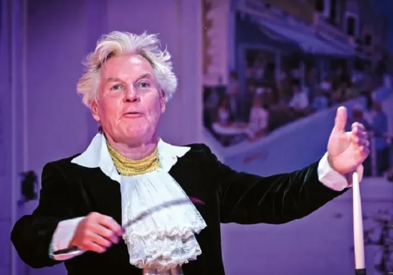 Mike Hatchard as Ludwig! no banner