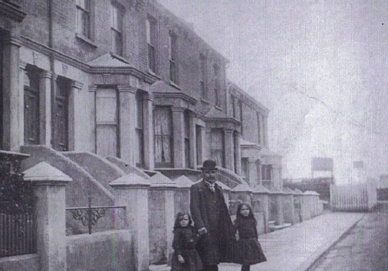 Walter Whitehead and daughters Walter Whitehead and daughters
